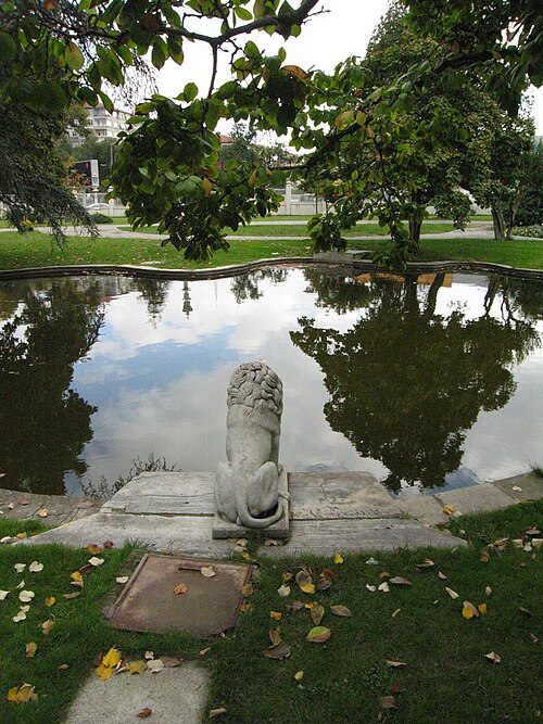 Fayl:Ihlamur Palace Garden 08.jpg