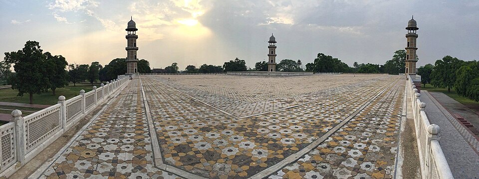 Fayl:Jahangir tomb roof top.jpg