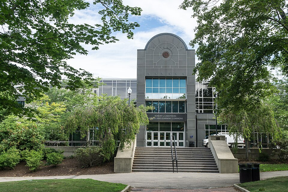 Fayl:URI Carothers Library.jpg
