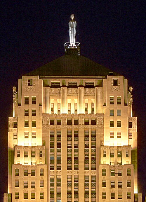 Fayl:Cbot-close-night.jpg