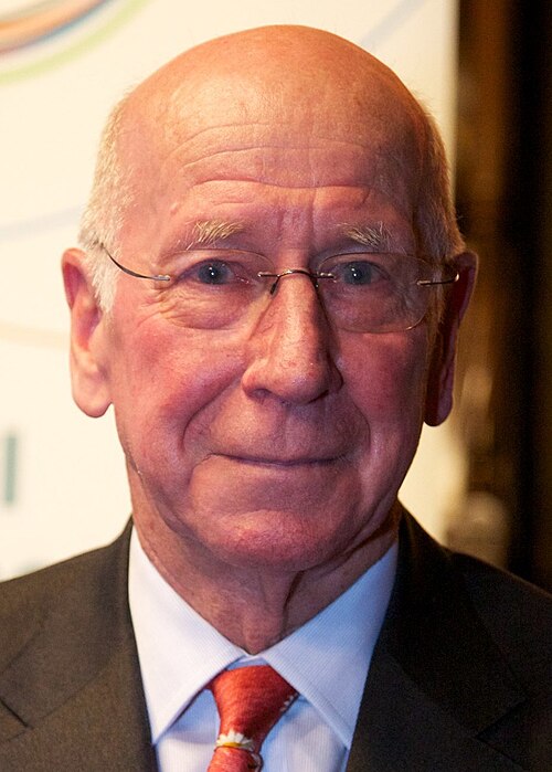 Fayl:Bobby Charlton Portrait.jpg