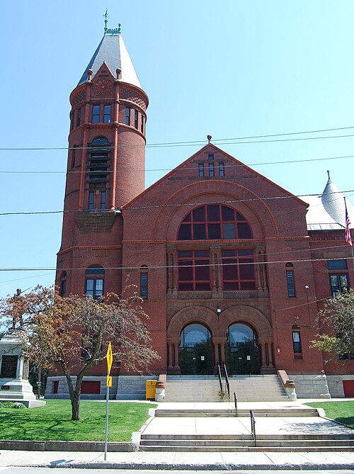 Fayl:Southbridge Town Hall.jpg