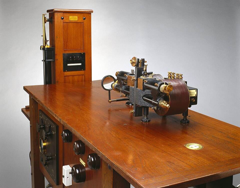 Fayl:Thomas Lewis electrocardiograph (2).jpeg