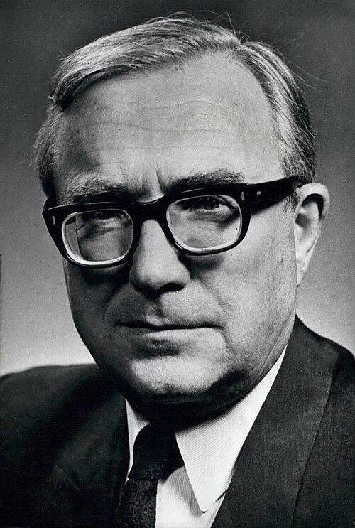 Fayl:Edvard Hambro (1971 UN photo).jpg