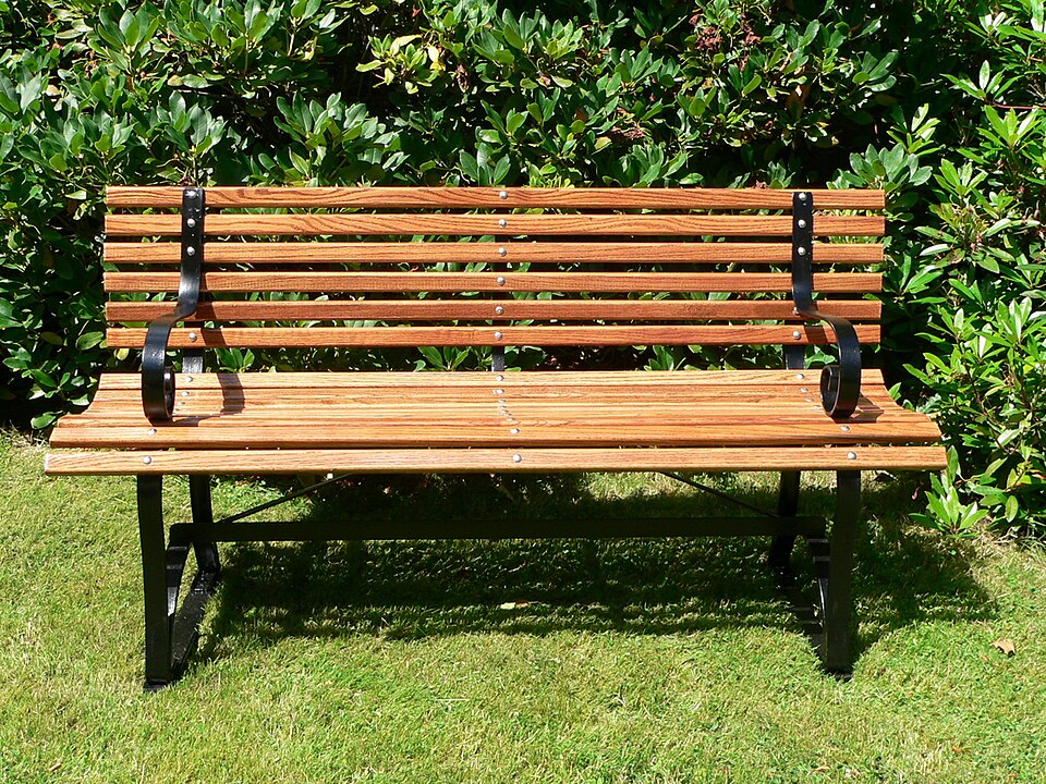 Fayl:Garden bench 001.jpg