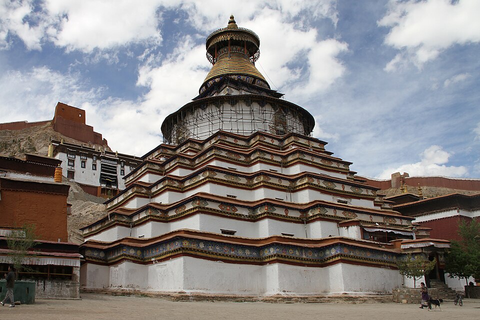 Fayl:Gyantse-Paelkhor Choede-Kumbum-56-2014-gje.jpg