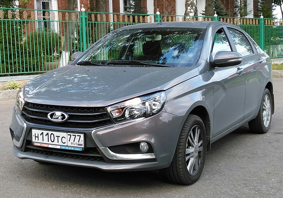 Fayl:Lada Vesta (cropped).jpg