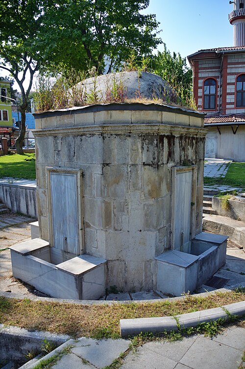 Fayl:Yusuf Şucaeddin Camii Çeşmesi4.jpg