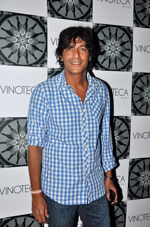 Fayl:Chunky pandey forest success.jpg