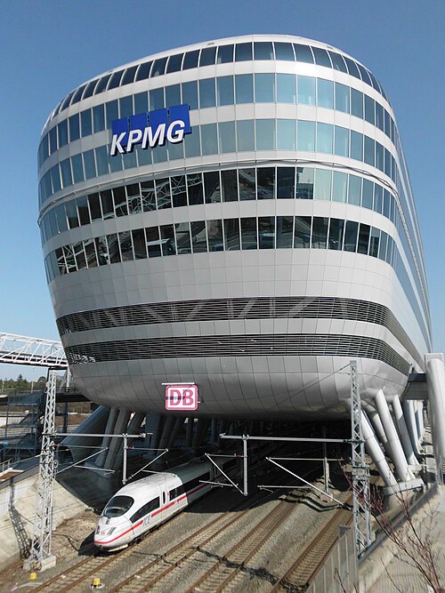 Fayl:DSCI0058 Flughafen Frankfurt Squaire.jpg