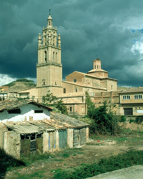 Fayl:Los Arcos-04-Santa María-2001-gje.jpg