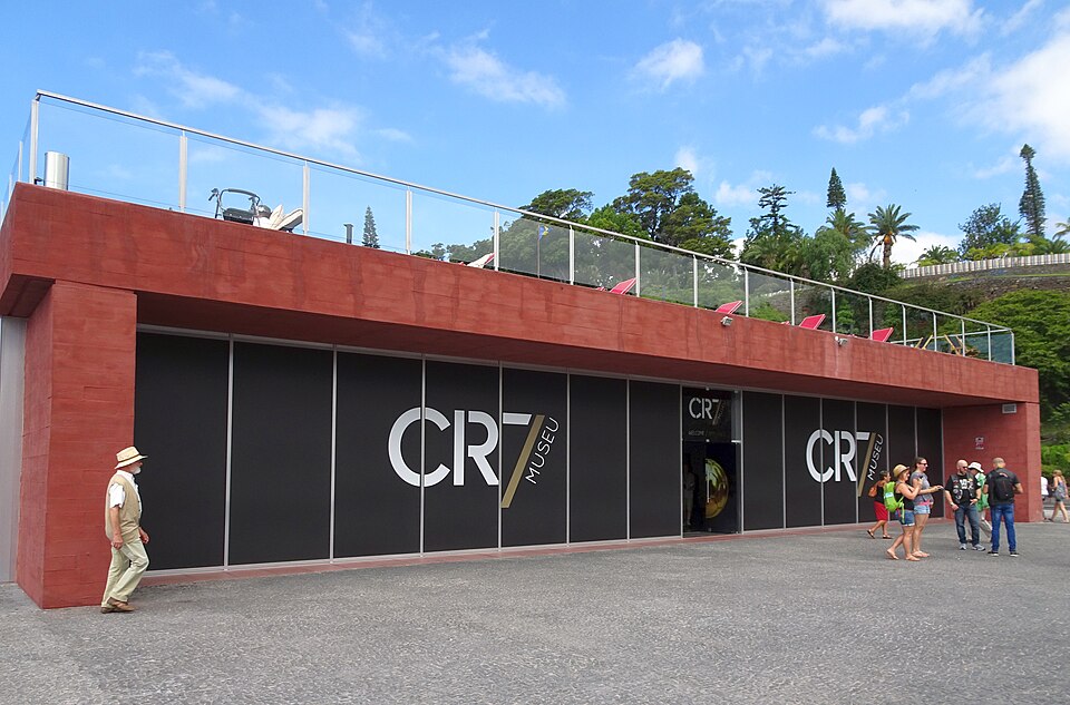 Fayl:Museu CR7 Funchal 2016.JPG