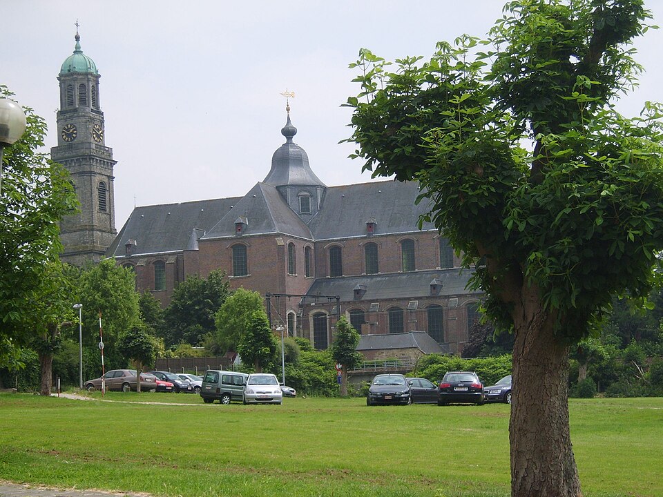 Fayl:Ninove church 1.jpg
