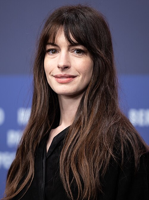 Fayl:Anne Hathaway-68408 (cropped).jpg