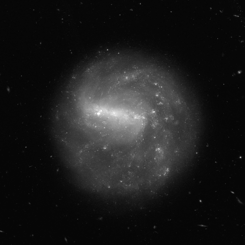 Fayl:NGC 3906 HST 10829 606.png