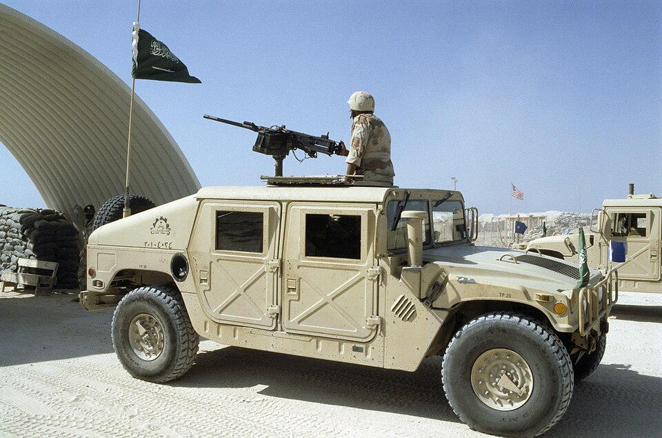 Fayl:Saudi Arabian Humvee.jpg