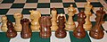1950-yilgi Dubrovnik shaxmat to‘plami Hindistonning „Chess Bazaar“ kompaniyasi tomonidan 2015-yilda ishlab chiqarilgan[10]