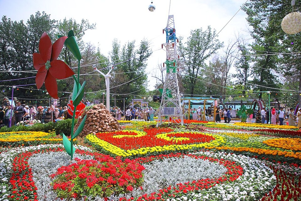 Fayl:63-Namangan Xalqaro gullar festivali (12).jpg