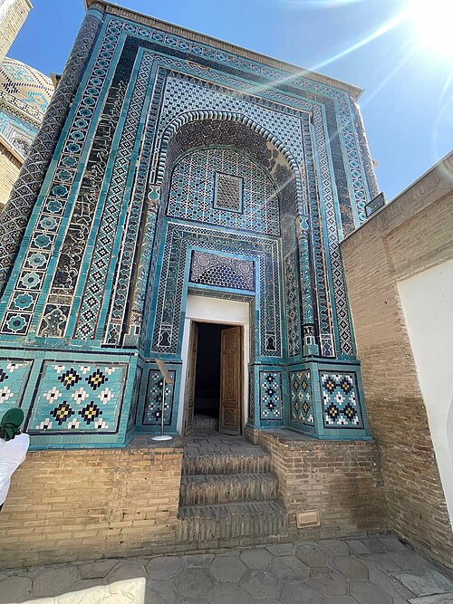Fayl:Mausoleum of Tuglu-Tekin (Emir Hussein).jpg