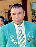 Muhammadqodir Abdullayev — Bokschi, 27-yozgi Olimpiya oʻyinlari gʻolibi. Yozgi Olimpiya oʻyinlarida gʻolib chiqqan birinchi oʻzbek sportchisi