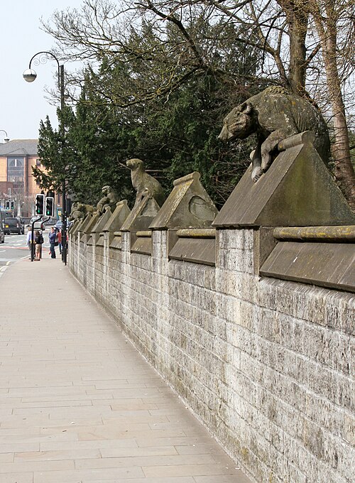 Fayl:Animal Wall (16927638357).jpg