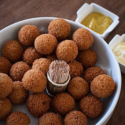 Gollandiya bitterballeni