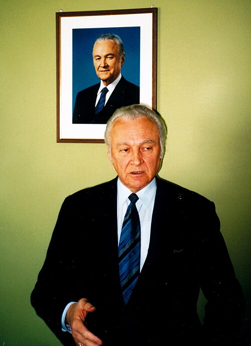 Fayl:Arnold Rüütel Vasknarva piirivalvekordonis.jpg