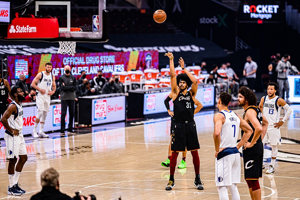 Fayl:Jarrett Allen (51177076064).jpg