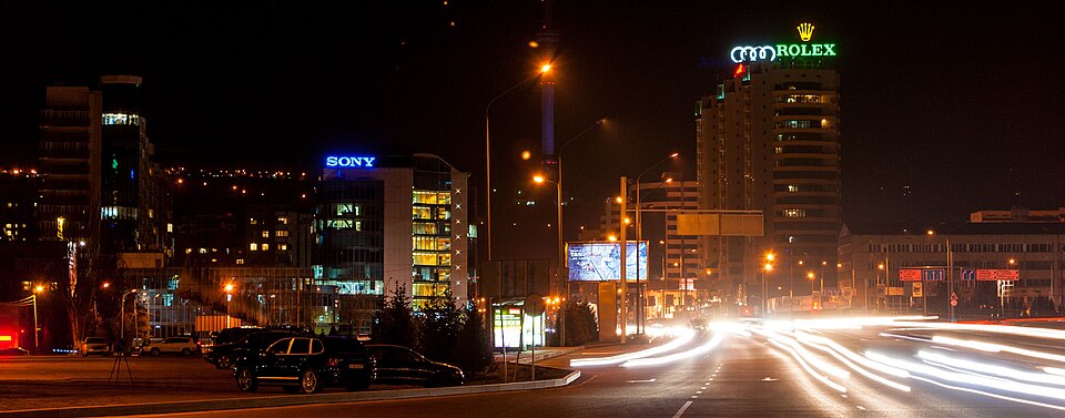 Fayl:Night Almaty city.jpg
