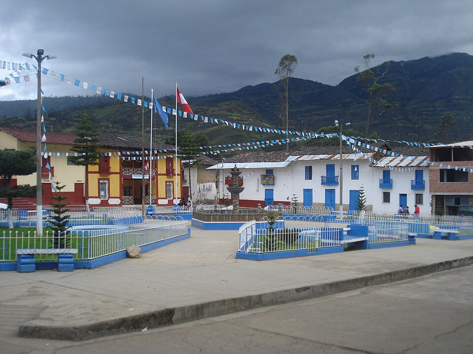 Fayl:Plaza de Sorochuco.JPG