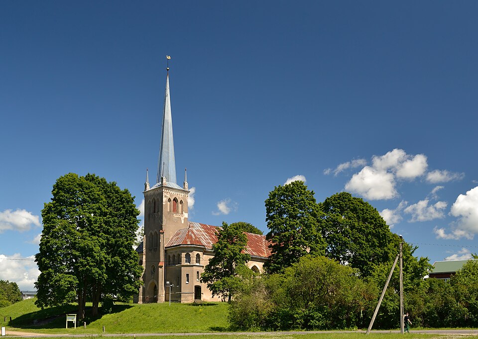 Fayl:Rõngu kirik 29-06-2012.jpg