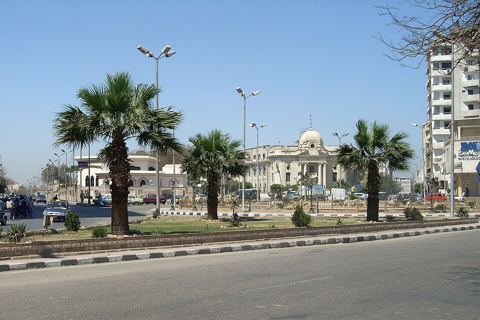 Fayl:SohagMidanCorniche.jpg
