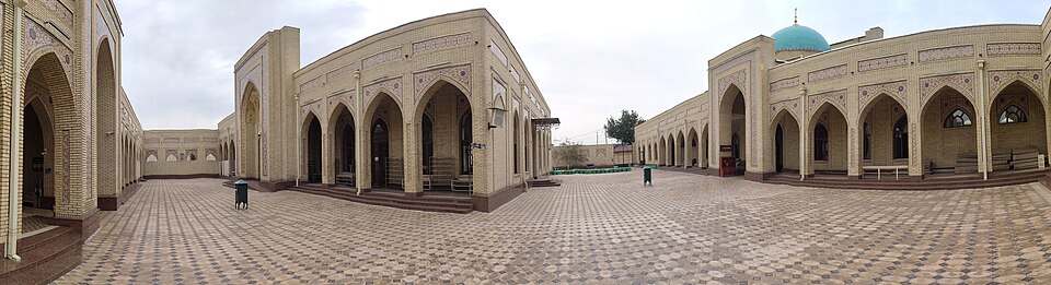 Fayl:Suzuk ota masjidining keng tasviri.jpg