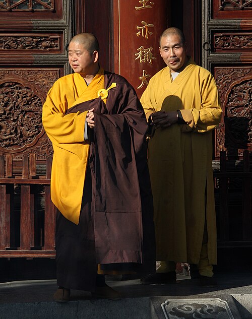 Fayl:Xian-Wildganspagode-Moenche-32-2012-gje.jpg