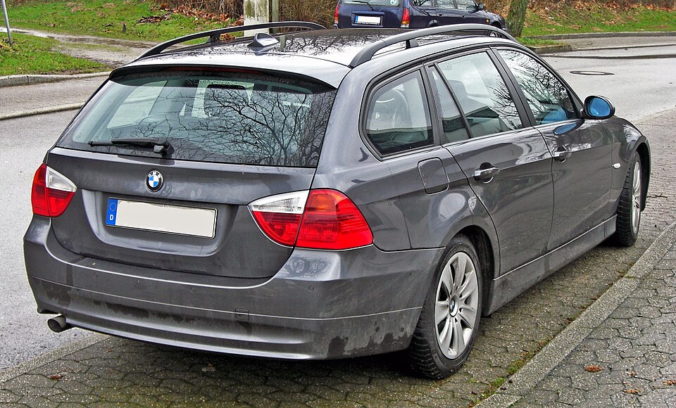 Fayl:BMW 3er Touring 20090308 rear.jpg