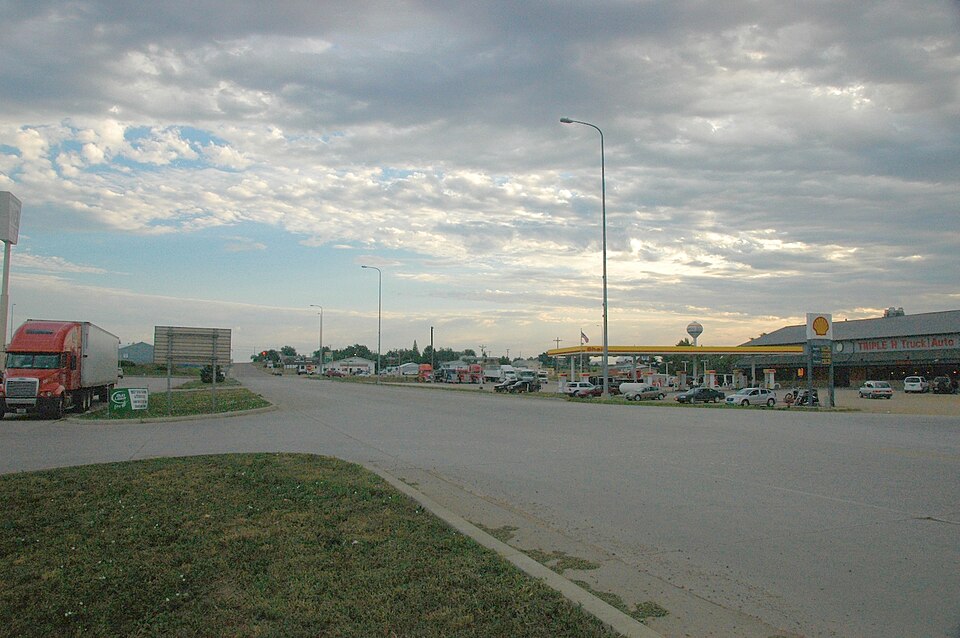 Fayl:Commercial district, Murdo, South Dakota.jpg