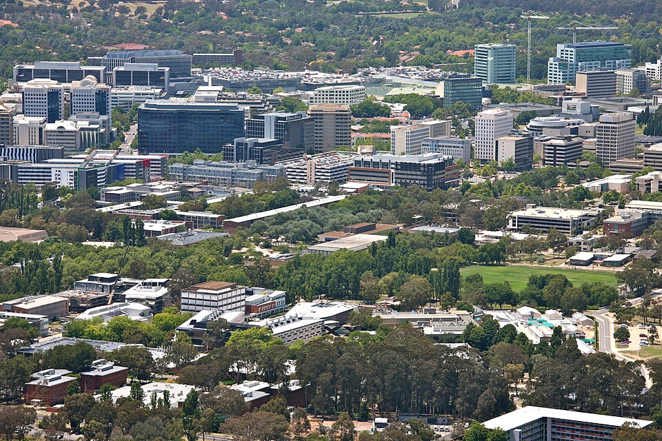 Fayl:The City of Canberra (6769020867).jpg