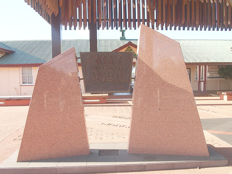 Fayl:Tree of knowledge plaque.jpg