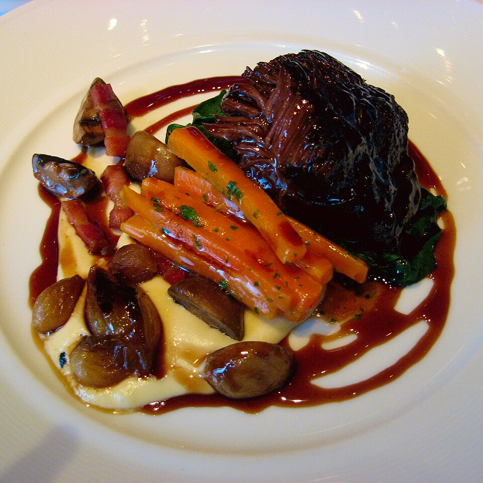 Fayl:Daube de boeuf carottes.jpg