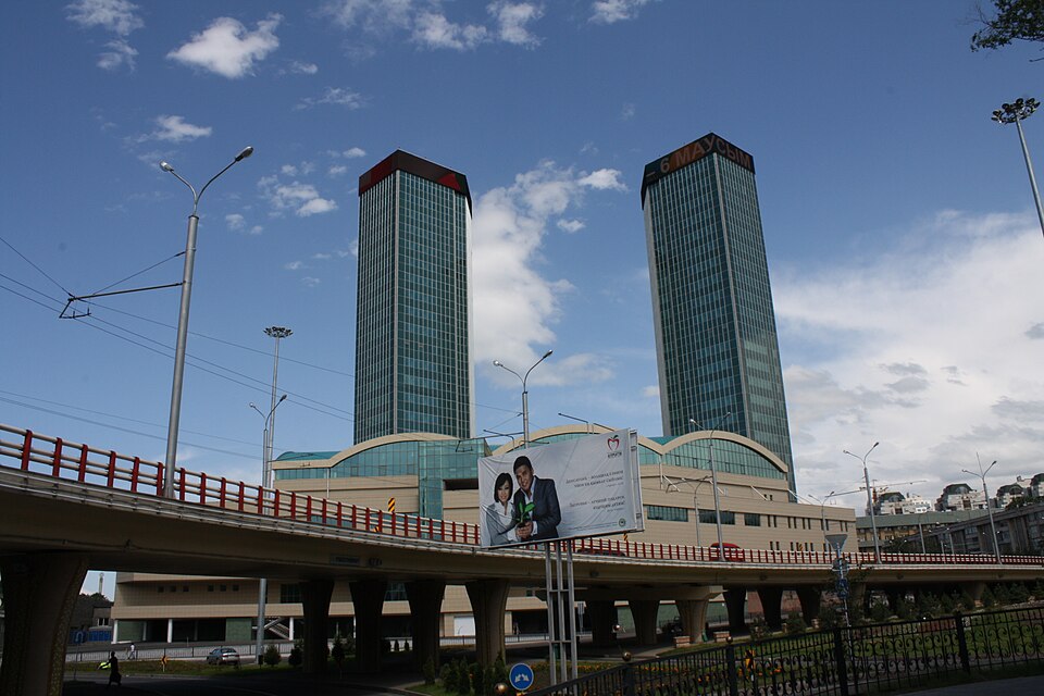 Fayl:ALARakhattowersquality.JPG