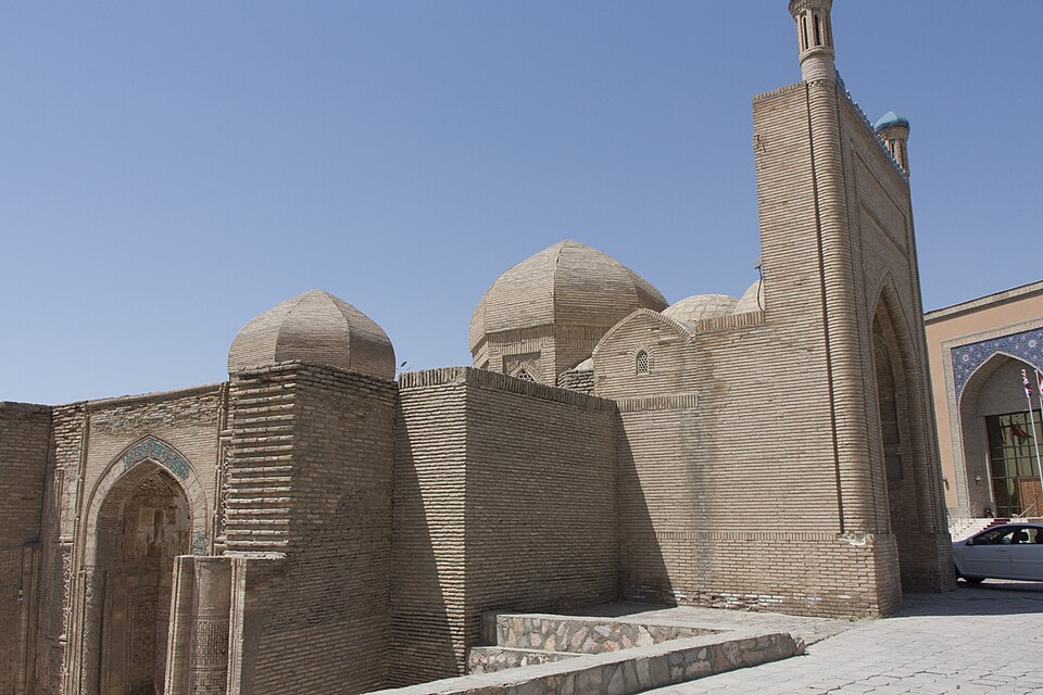 Fayl:Magok-i-Attari mosque 06.jpg
