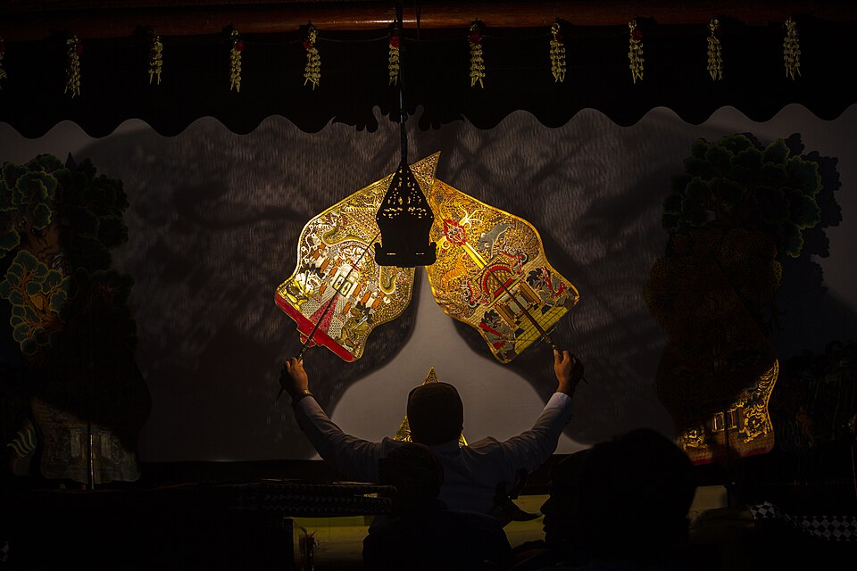 Fayl:Pertunjukan Wayang Kulit.jpg