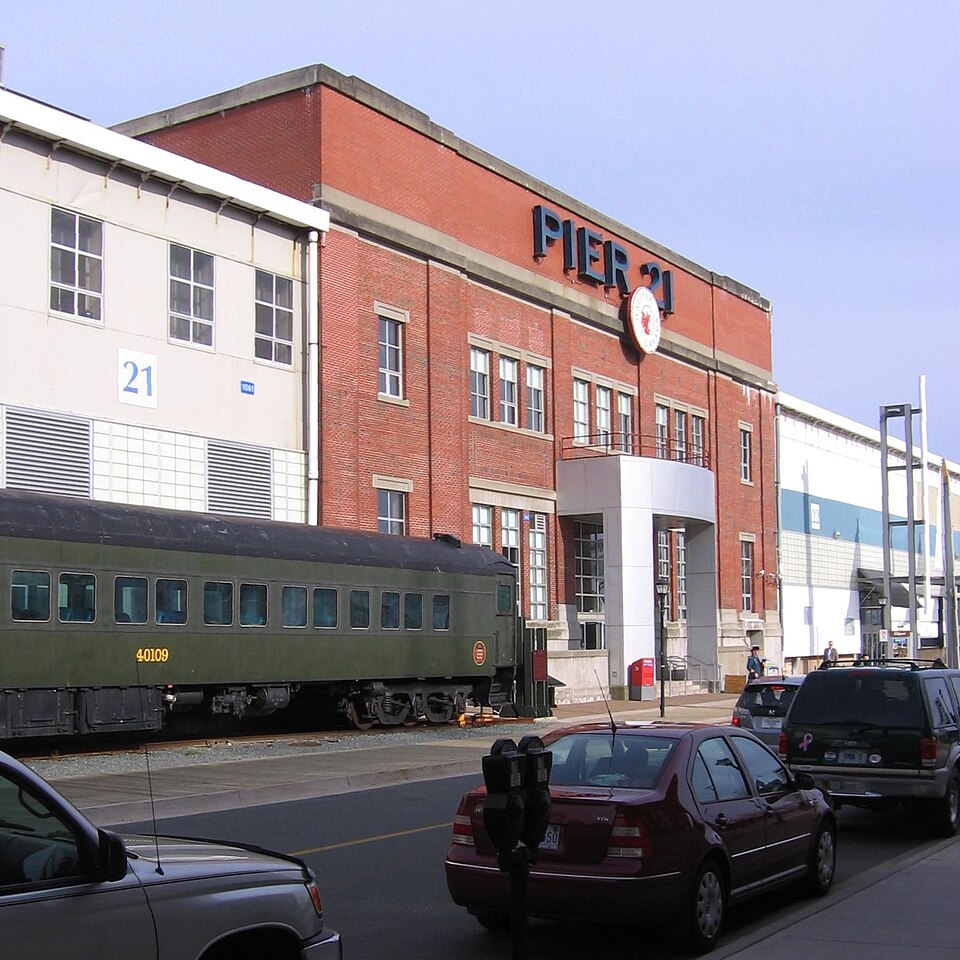 Fayl:Pier21 Close.jpg