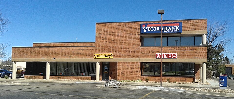 Fayl:Vectra Bank, Wheat Ridge, CO.jpg