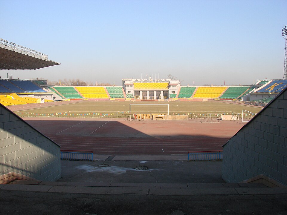Fayl:Central stadium Almaty-2.jpg