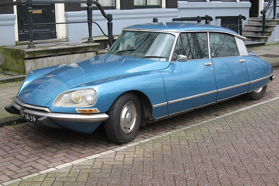 Fayl:Citroen DS blue.JPG