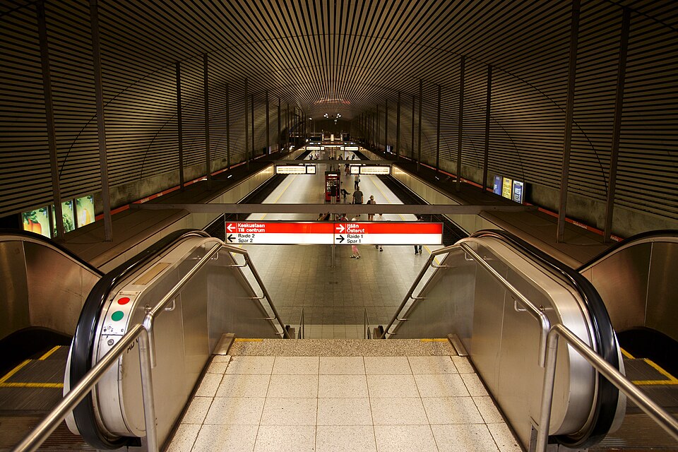Fayl:Hakaniemen metroasema 2.jpg