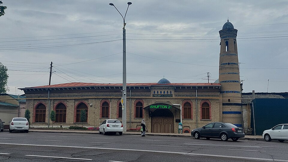Fayl:Okhunguzar Mosque, Tashkent.jpg