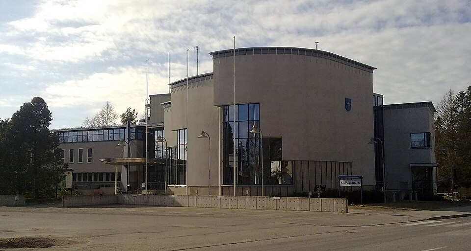 Fayl:Kalajoki kaupungintalo.jpg