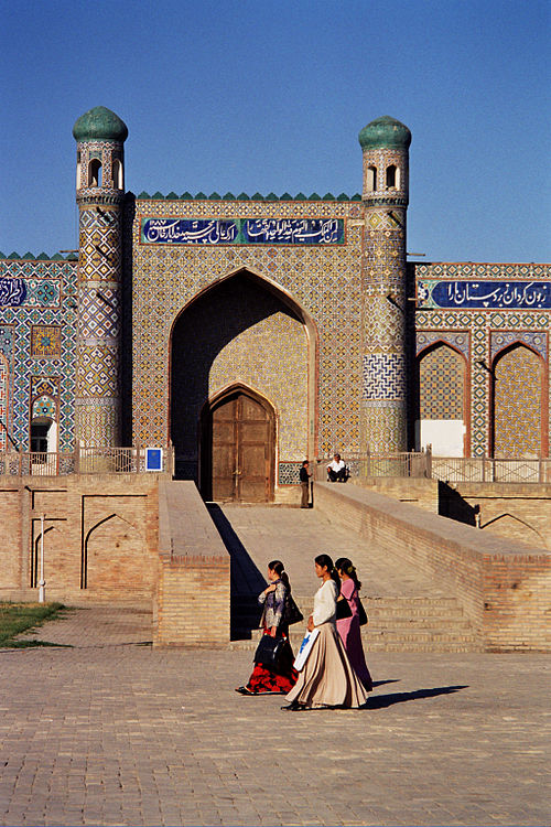 Fayl:Khudayar Khan Palace, Kokand (495581).jpg